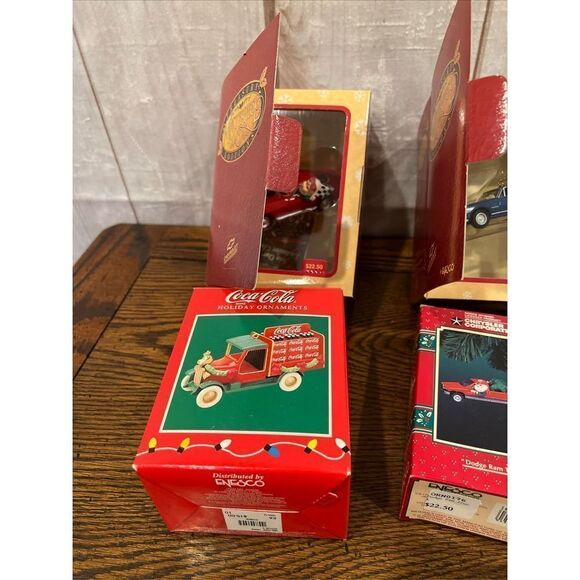 Lot of 4 vintage Enesco Ornaments - Picture 4 of 4